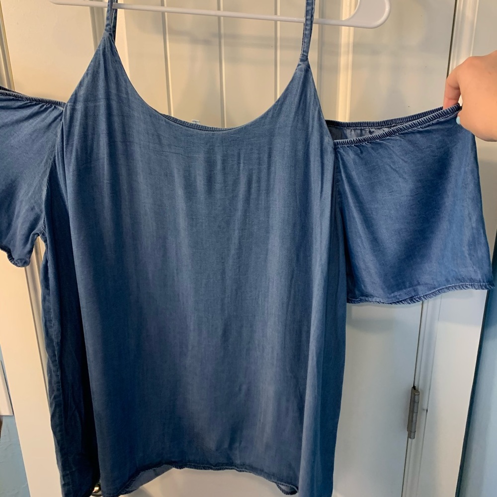 MAURICE’S TOP